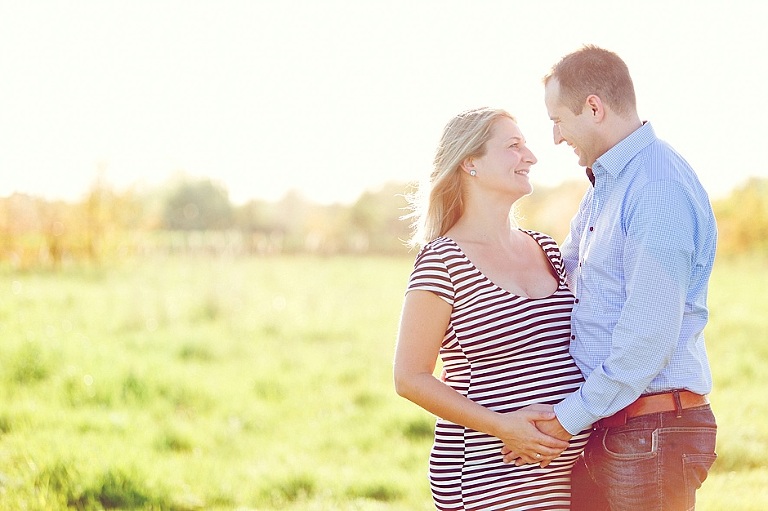 Babybauchbilder, natürliche Bilder, Babybauch Fotografie, Babybauch Fotos, Schwangeren Portrait